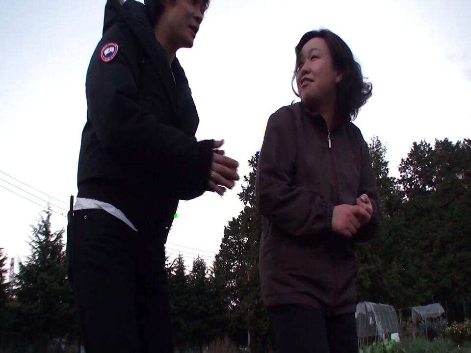 A123G05 Mature women working on the farm are interviewed on TV shows and picked up to invite them to their rooms! Intense pounding sex with a young on a mature woman starving for stimulation living in the countryside!