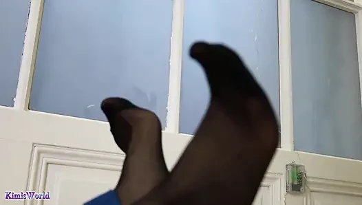 Black strumpf necken - langsames fußspiel in hauchdünnen nylons