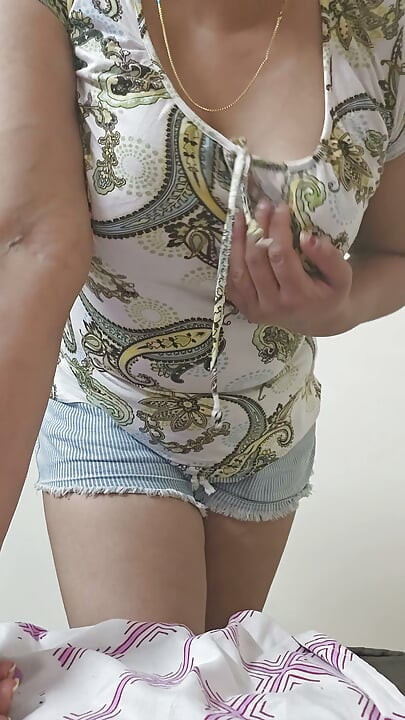 Indian big boob's bhabi want to have some fun