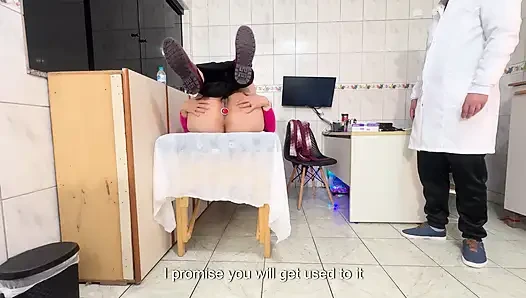 Doktor anal tıkaç kullanmamı söyledi, ben de takmasına izin verdim.