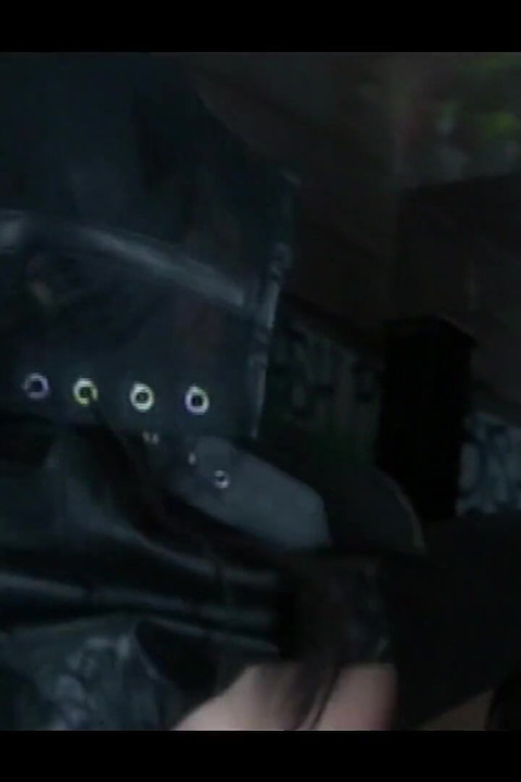 Jebanje njezine robinje iz tamnice s ogromnim kurcem