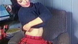 Wees niet wreed - vintage kousen striptease muziekvideo