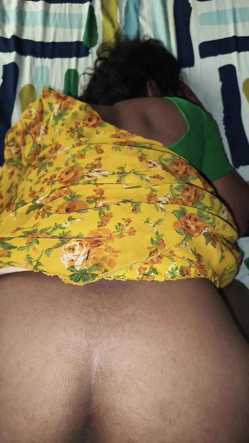 印度泰卢固人妻出乎意料的后入式性爱视频