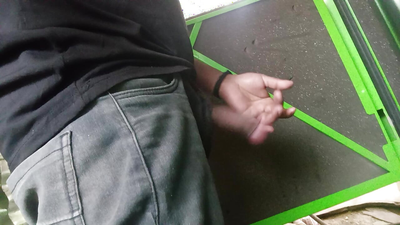 האדמה רעדה והמים נשפכו.