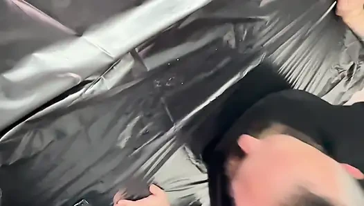 Toilet manusia menyemprotkan muncrat.