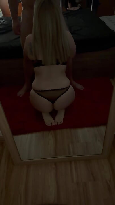 In the College,my Roommates Stepsister Blowjob My Dick and Swallowed My Cum