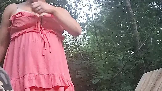 Sürtük terk edilmiş paten parkında büyük yaraklı kaslı adam tarafından sikiliyor