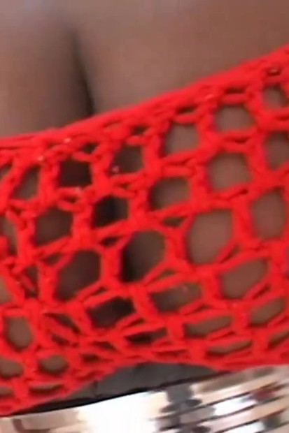 नौकरानी का माली के साथ अफेयर चल रहा है