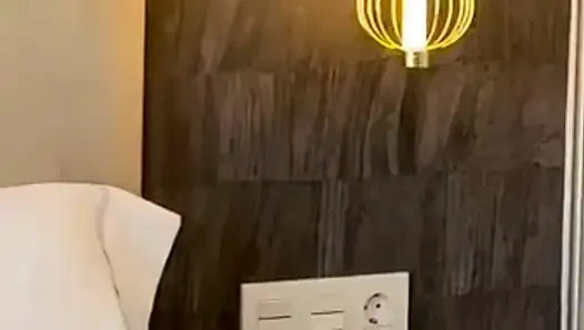 Seksi tesettürlü hizmetçi patronunu sikiyor