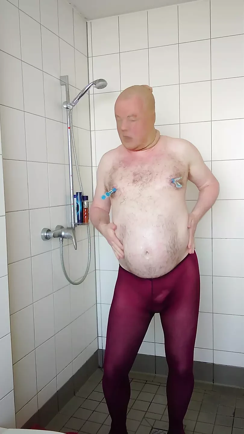 Rajstopy i spodnie nietrzymanie moczu pod prysznicem