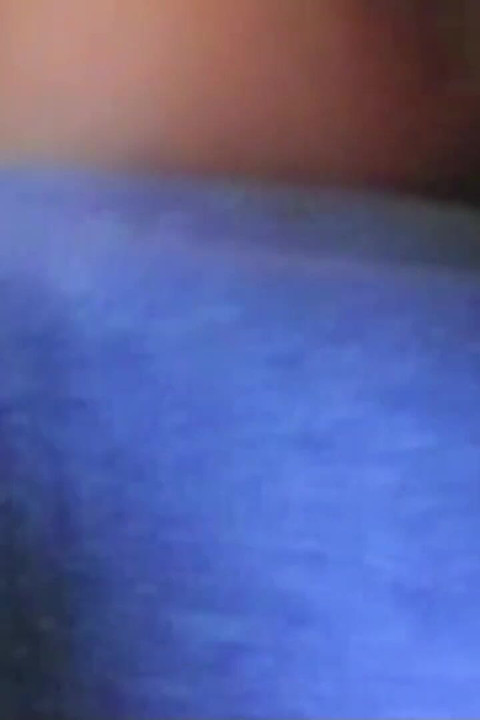 휴가 중 콘돔으로 마른 십대 애슐리 제임스를 몰래 따먹는 계부