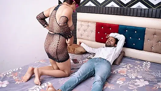 Kocası yorgun ofis aldığında ilk video maskeli kız sonra karısı baştan çıkarıyor ve sikiliyor full hd ses