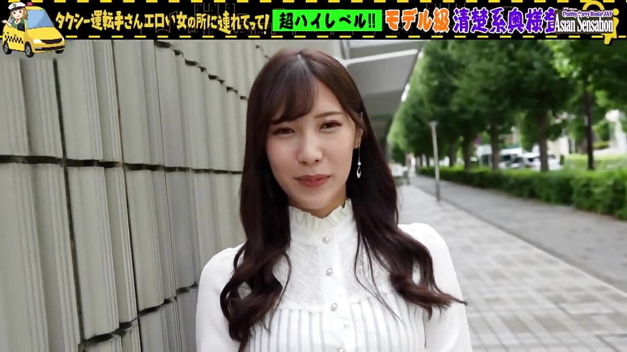 금지된 판타지가 잊을 수 없는 만남으로 변하는 궁극의 스릴을 찾는 모델 클래스 유부녀