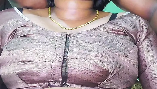 Возбужденная индийская бхабхи знакомится с новым соседом