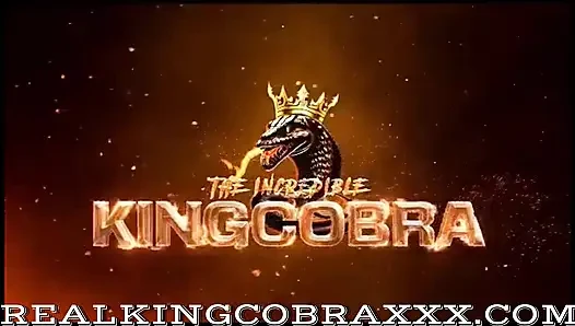 Ich will von diesem cobra-schwanz trinken: Muscle stiefmutter liebt die golden brew der könige