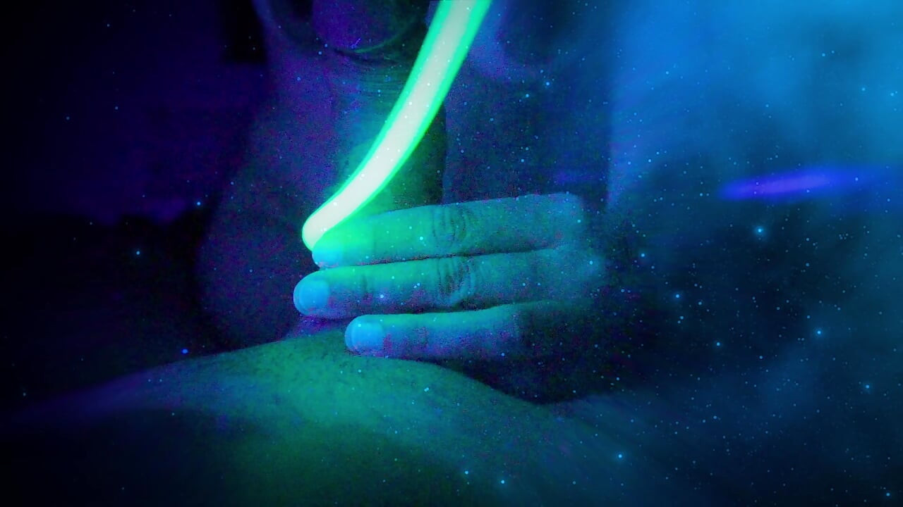 RITUEL SEXUEL INVISIBLE D’UNE AUTRE DIMENSION ! LES DINOSAURES LÈCHENT UNE BITE ET LA FONT JOUIR !