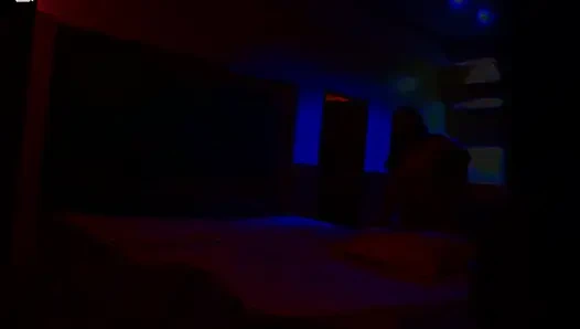 Hart im Motel mit rotem Licht gefickt Teil 3