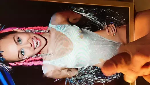 Miley cyrus boşalıyor 1.4.19