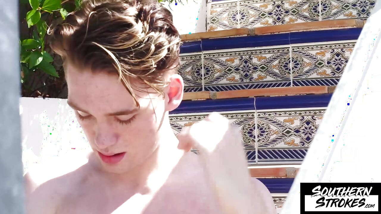 SOUTHERNSTROKES pervertido gêmeo Noah Pierce não pode conter-se de acariciar