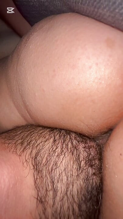 TIỆC ẨM ƯỚT, tôi liếm nước nhờn của vợ sau khi cô ấy thủ dâm bằng hai món đồ chơi