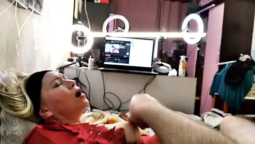 Kontol yang disunat di mulut istri pelacur, atau memek perempuan jalang dewasa di sperma penulis Rusia Peter Stone))