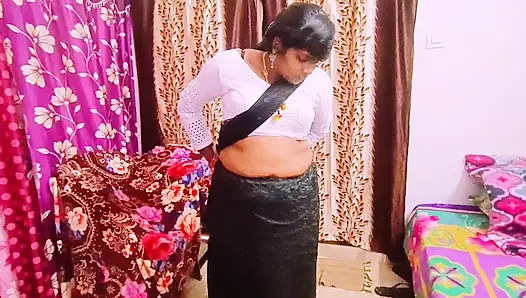 Неверный секс, красивая черная сари домохозяйка, к сожалению, трахает отца мужа Телугу грязные разговоры.