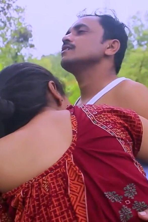 Juicy Indian Bengali Wife Fucked Hard in Rain Outdoor Sex