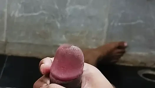 Evde kimse yokken mastürbasyon yapıyor 2