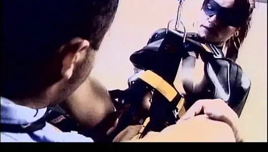 Бондажный секс для красивой милфы и большого члена