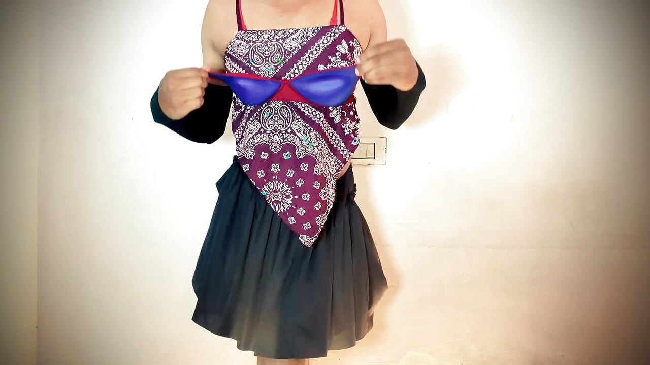 Desi Stepsister showing her big natural boobs to her school teacher. 18 year old Skinny Student First Time