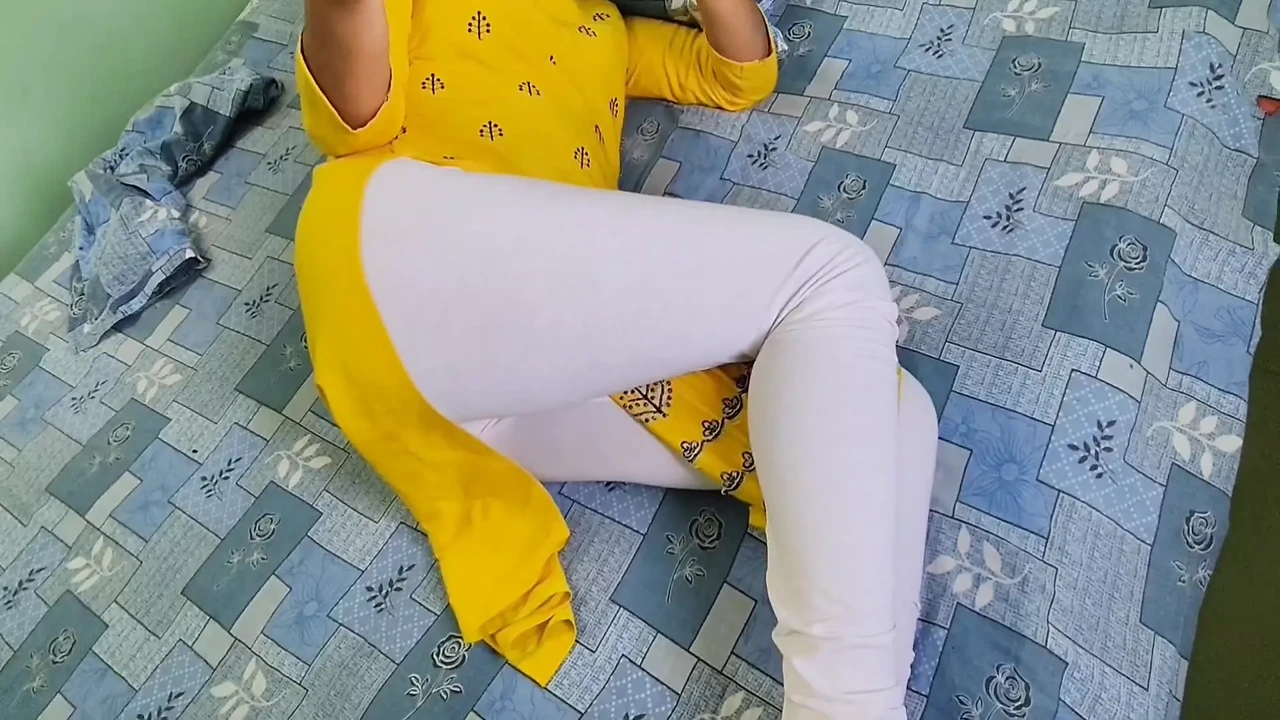 Desi hot Indian 18+ college girl big ass leaked MM , hindi audio beautiful Indian girl