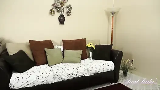 Auntjudysxxx - klasikler - 52 yaşındaki olgun orta yaşlı seksi kadın Sindy Silver sikiliyor