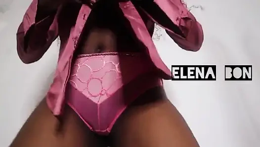 Старая, но золотая чернокожая делает стриптиз отчима, прежде чем он сможет трахнуть ее