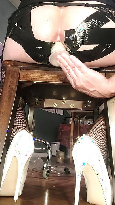 Kandi Kane 深入她的屁眼管