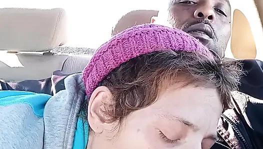 Грязная уличная шлюха пьет мою сперму на завтрак. МАМАША