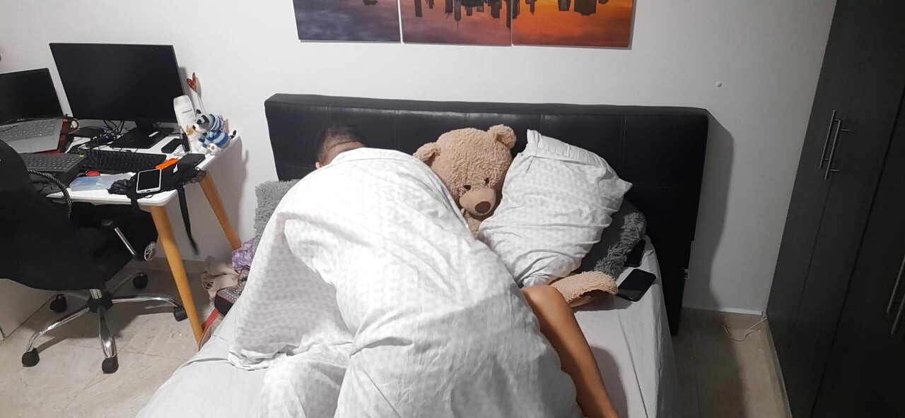 I fuck my stepdaughter's pussy until it is full.