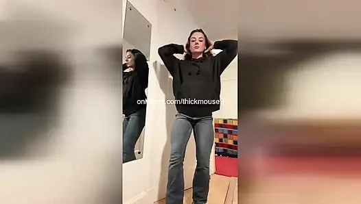 TikTok Live Nightmare – 18yo’s Pussy in Gloryhole Accident!