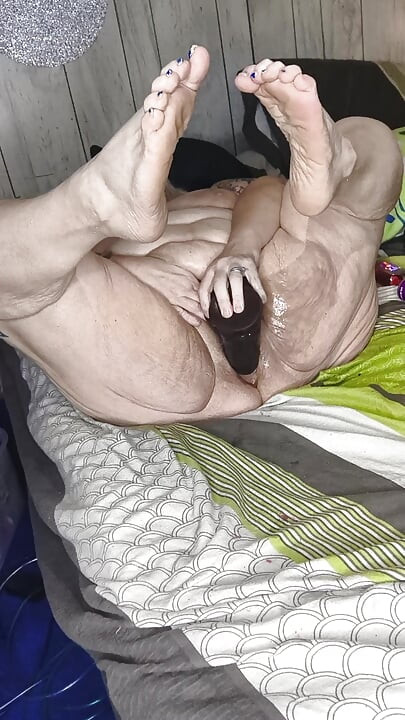 Han tok henne i å oppføre seg dårlig og mestre