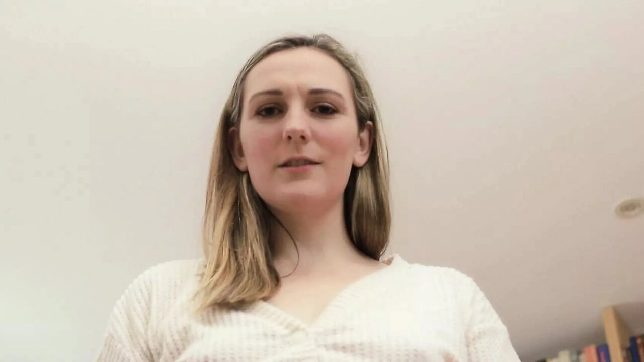 Kadın kılıklı evli kadın bekaret kemeriyle sikiliyor - clara dee bakış açısı