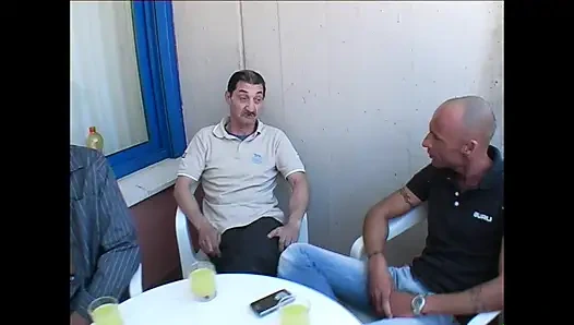 Cinta Muda untuk Wanita Dewasa