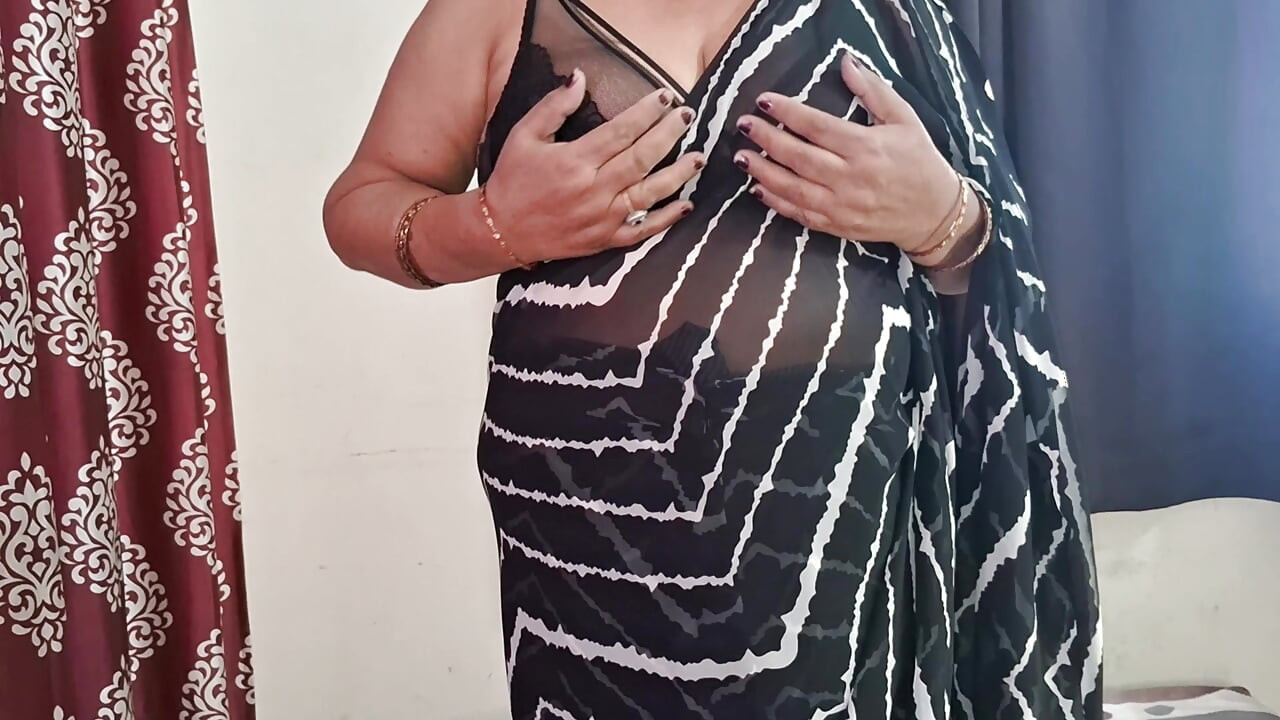 Sabor, Mi Mirada Encantadora Necter En Sari Negro