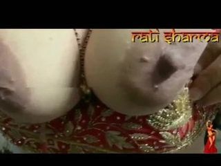 Mooie borsten, meisje toont tepel, hindi -audio