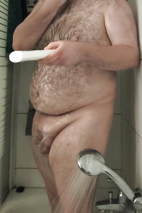 Oso Gordo Tomando Una Ducha