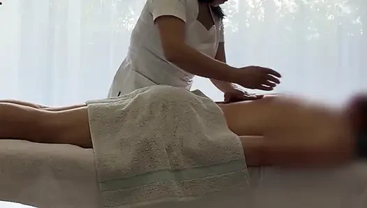 Asiatischer massagesalon mit echtem happy end