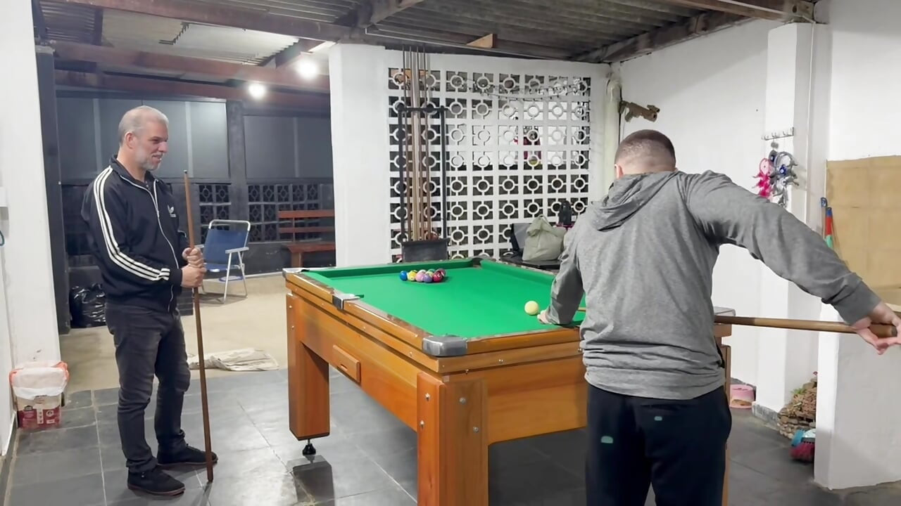 Sr Carmona and Victor Ferraz playing naked billiards