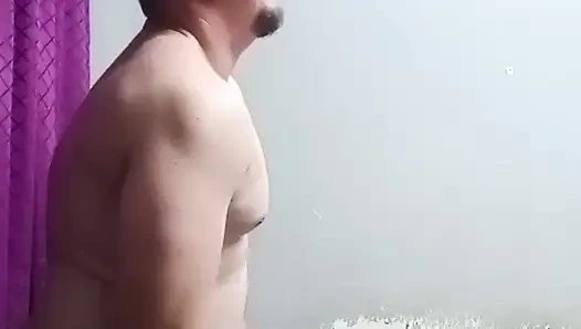 Siswi nakal kulit hitam 18 tahun nyepong kontol sempurna ayah tirinya