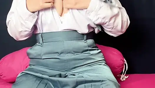 Highschool-student kommt von der schule nach hause, sange, schwere masturbation bis zum extremen squirt