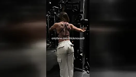 Gadis 18 tahun kepergok masturbasi di tiktok live