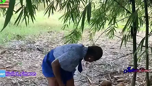 Julietsimeon the girl, dientot sama petani di semak-semak.
