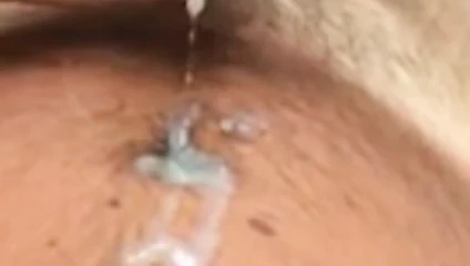 Büyük boşalma orgazmı eller olmadan kendi kendine boşalıyor
